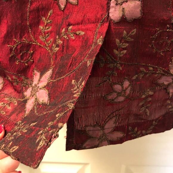 Vintage Coldwater Creek Women's Maroon Silk Floral Collared Button Shirt Small - Picture 7 of 10